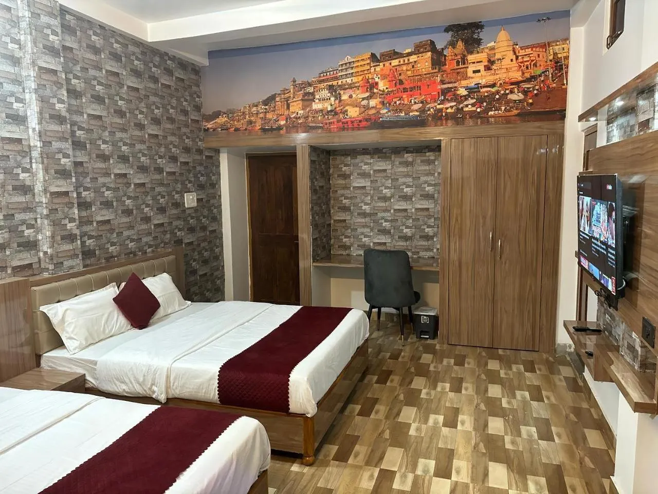 Atithi Palace Luxury Guest House Varanasi Hotel