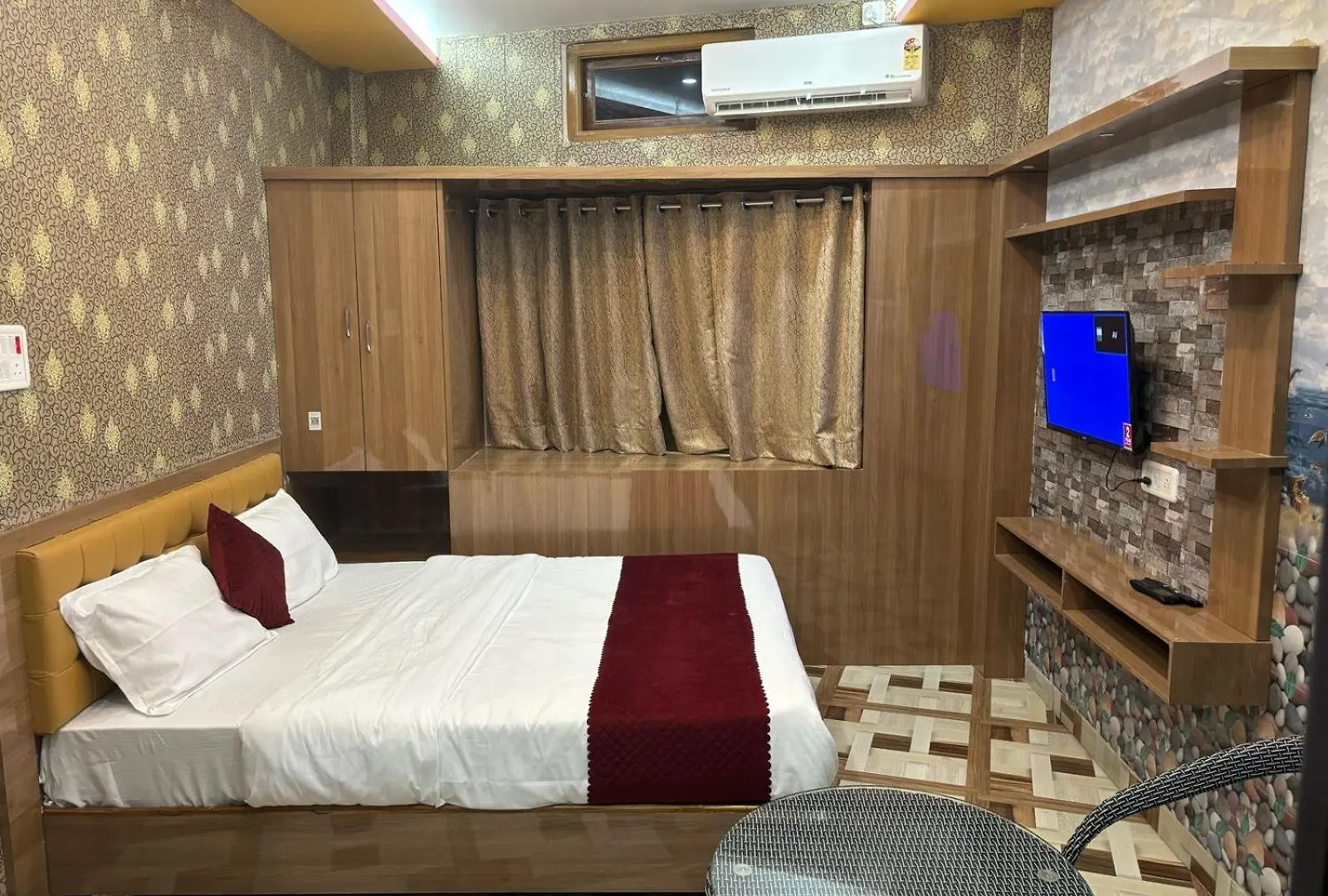 Atithi Palace Luxury Guest House Varanasi 3*,
