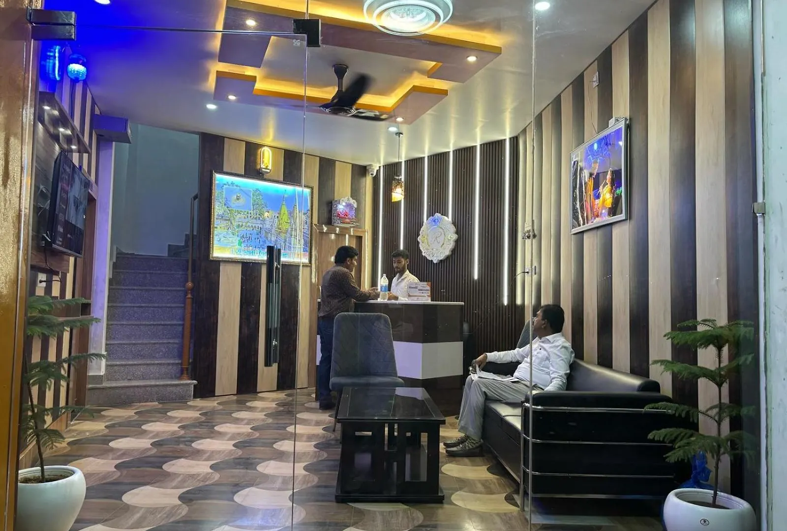 Hotel Atithi Palace Luxury Guest House Varanasi