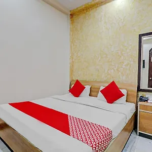 Oyo Flagship 73630 Riz Hotel
